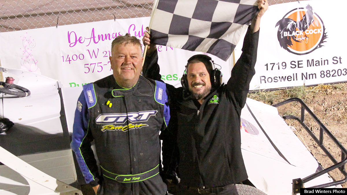 Joel King won the USRA Modified main event.